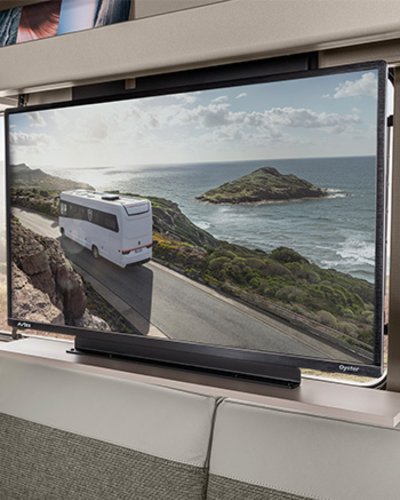 Elektricky sklápěcí Smart TV (volitelné)